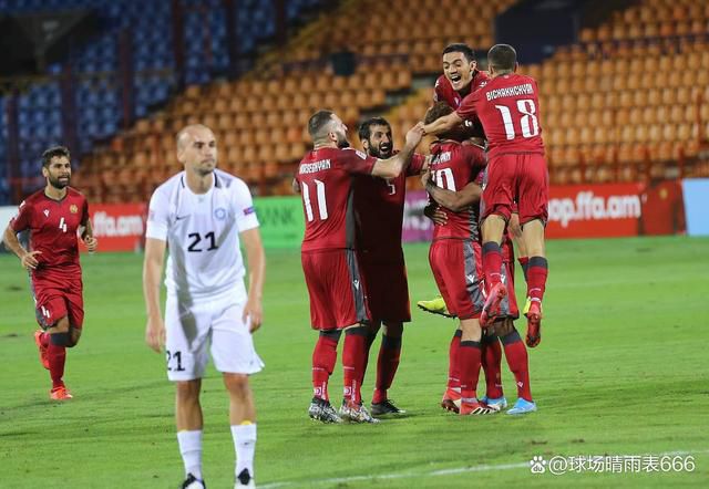 今日焦点战预告18:00韩职联升降级附加赛 釜山偶像vs水原FC、金浦FCvsFC江原 首回合谁能先拔头筹？20:00亚冠赛事武汉三镇 VS 浦项制铁，武汉三镇能否捍卫主场颜面？03:00 英超赛场谢菲尔德联 VS 利物浦，谢菲尔德联临阵换帅，利物浦笑纳三分？04:15 英超 曼联 VS 切尔西，红蓝大战，曼联内部频传将帅不合之声，切尔西乘势再取一胜？事件图片报：穆勒想再踢一年，若续约他希望不降薪&转会想去欧冠球队德媒《图片报》报道称，穆勒还想要再踢一年，如果和拜仁续约他希望的是不降薪。